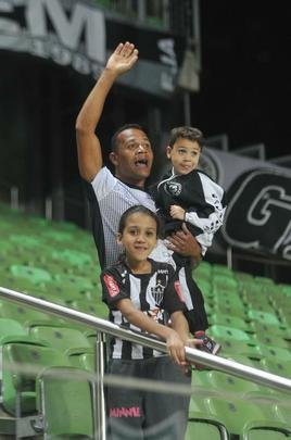 Torcidas de Atltico e San Lorenzo, no Independncia