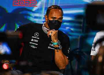 O piloto multicampeão pela Mercedes optou por desafiar a regra em Miami, cidade estadunidense que é palco do Grande Prêmio deste domingo (08)