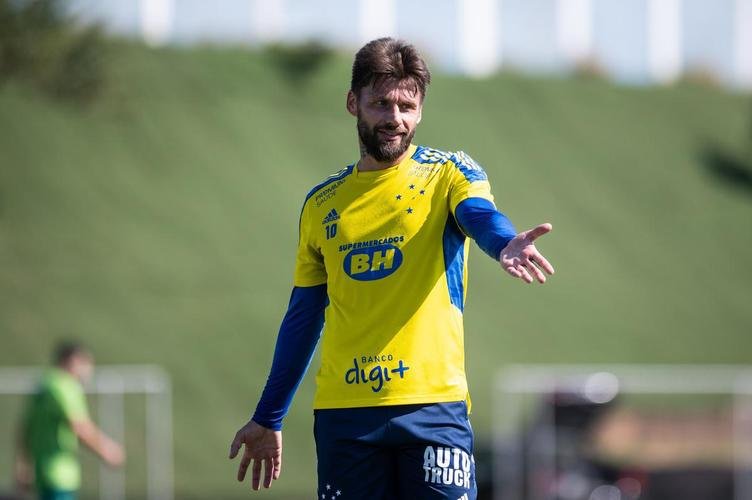 Cruzeiro empatou por 1 a 1 com o Boavista-RJ em jogo-treino realizado neste sbado (22/5), na Toca da Raposa II. Rafael Sobis marcou o gol celeste, enquanto Douglas Pedroso fez para a equipe do Rio de Janeiro.