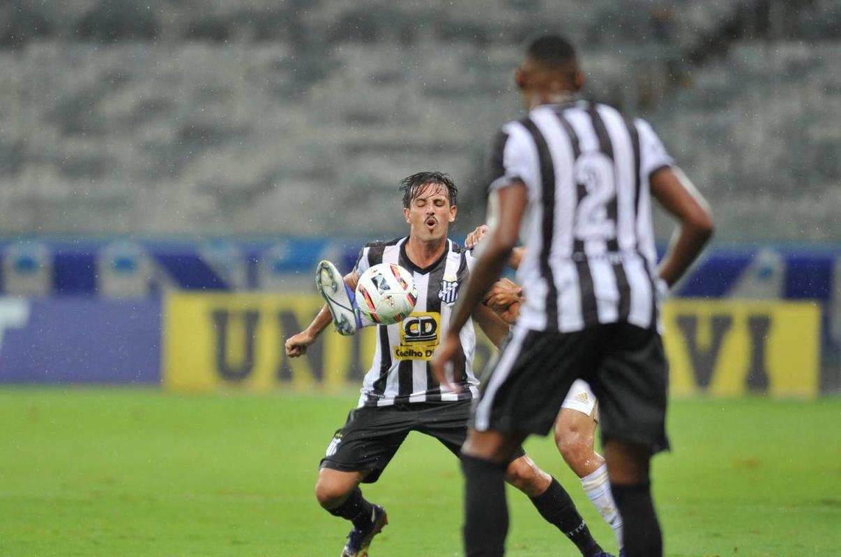 Fotos do jogo entre Cruzeiro e Democrata-GV, no Mineiro, em BH, pela quinta rodada do Campeonato Mineiro de 2022