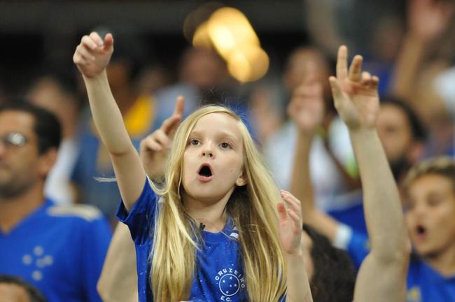 Fotos da torcida do Cruzeiro na partida contra o Londrina, no Mineiro, pela quarta rodada da Srie B do Brasileiro de 2022 