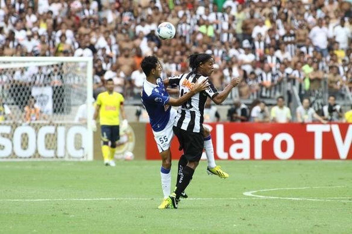 Fotos exclusivas do clssico entre Cruzeiro e Atltico na reabertura do novo Mineiro