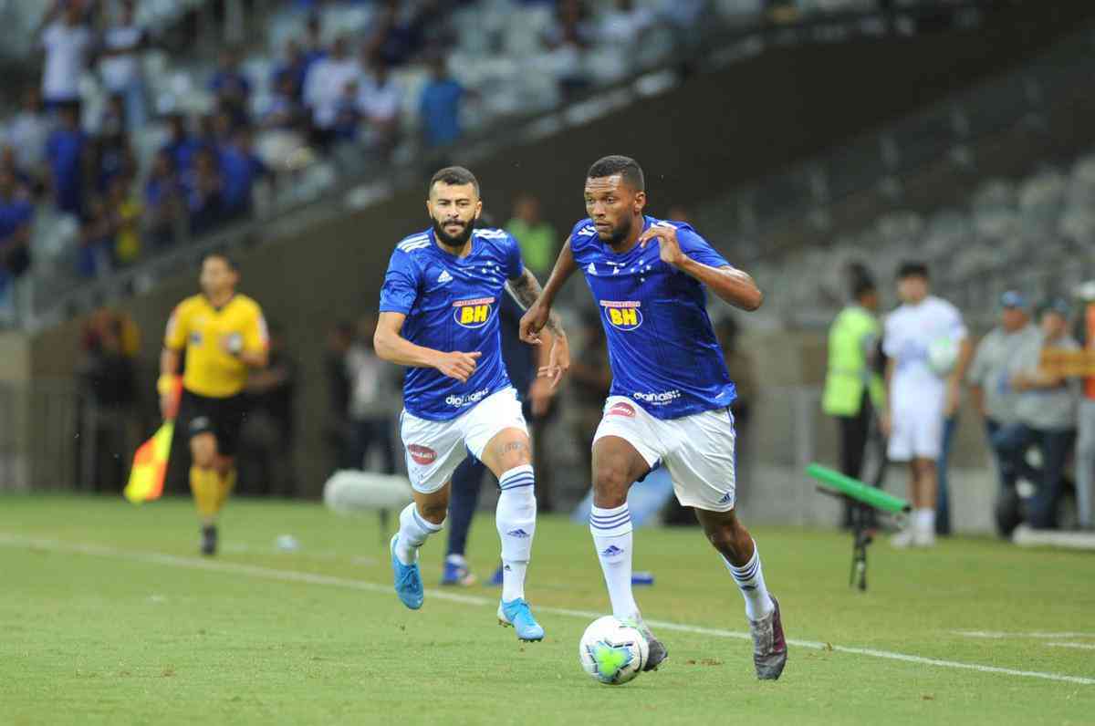 Cruzeiro enfrentou o CRB no Mineiro