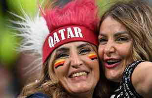 Costarriquenhos e alemes na partida pelo Grupo E da Copa do Mundo, no Estdio Al Bayt, em Al-Khor