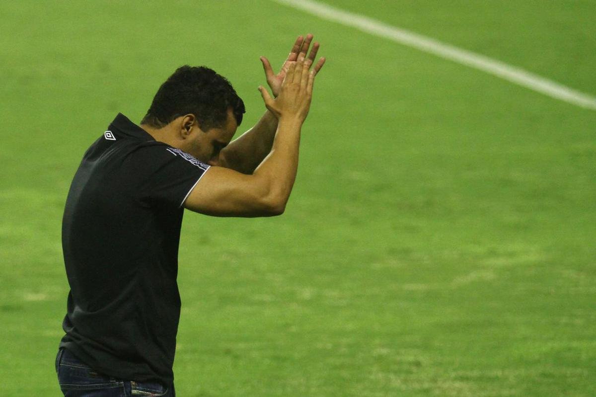 Com gol do zagueiro Maidana, de pênalti, Sport venceu o Corinthians em casa e deu um salto importante na tabela de classificação da Série A.