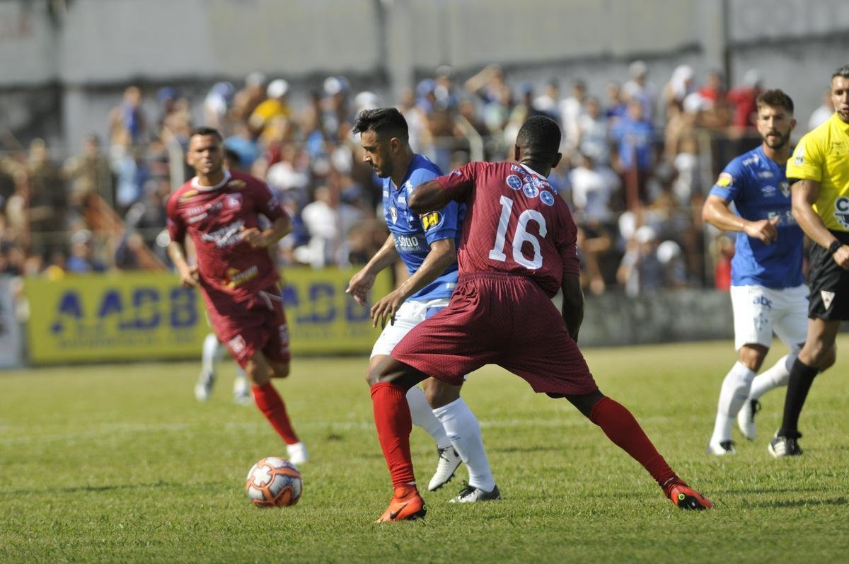 Cruzeiro abriu 2 a 1 no primeiro tempo, com gols de Raniel e Robinho; Alemo descontou para o Guarani