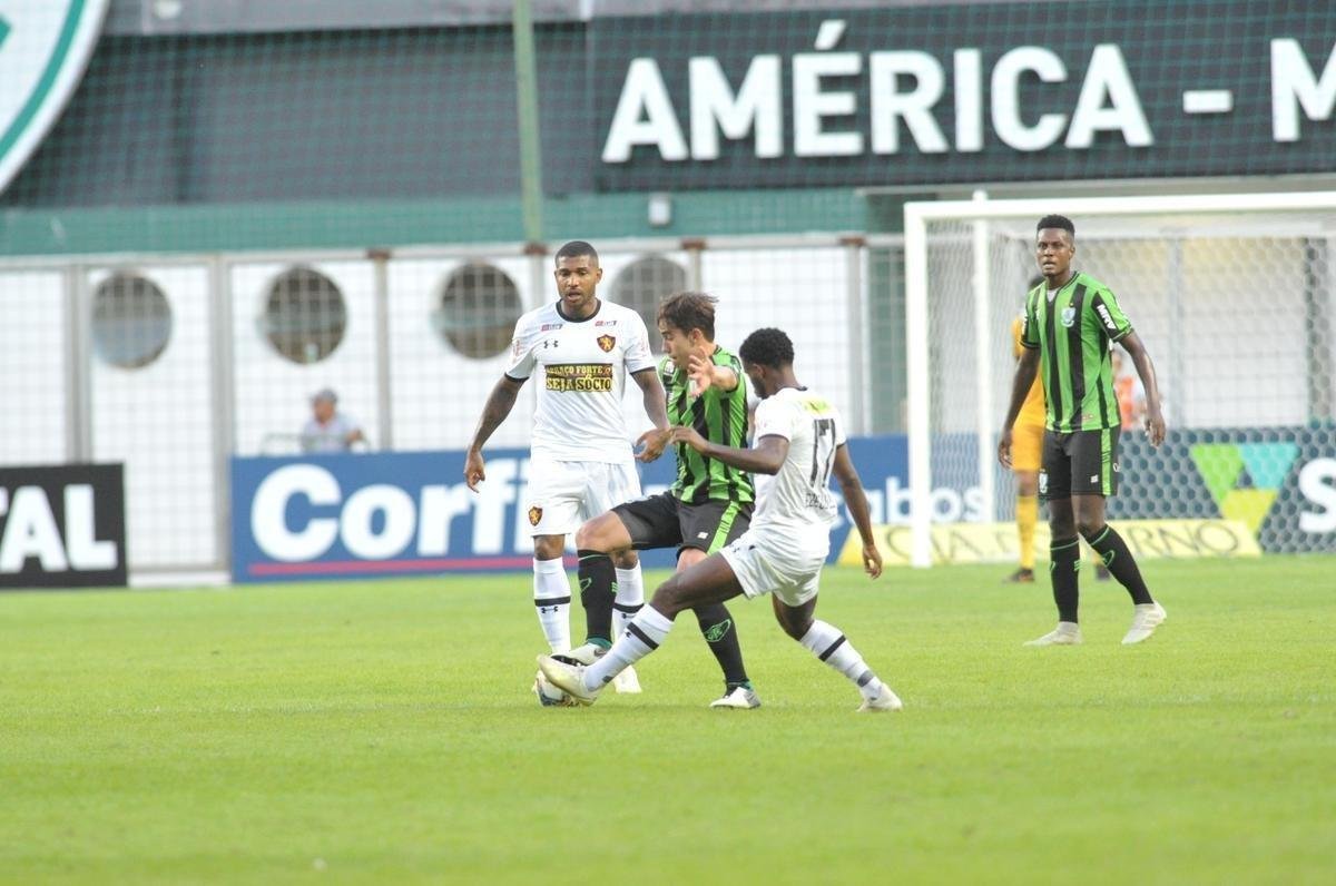 Amrica chegou ao gol no segundo tempo, em chute cruzado de Ademir: 1 a 0