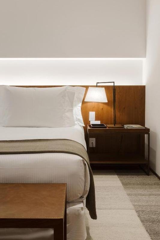 Luxuoso hotel Fasano  a 'casa' de Ronaldo em Belo Horizonte. Dono de 90% da SAF do Cruzeiro se hospeda sempre no local e realiza reunies com sua equipe e parceiros. 