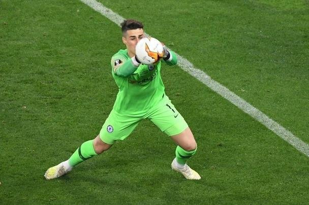 Com direito a um show de Hazard no segundo tempo, quando o craque belga marcou dois gols e ainda deu assistncia para Pedro balanar as redes, o Chelsea goleou o Arsenal por 4 a 1, nesta quarta-feira, no estdio Olmpico de Baku, no Azerbaijo, e conquistou o seu segundo ttulo da Liga Europa