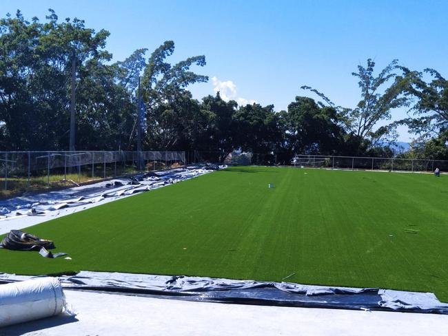 Visual do gramado sinttico da Toca da Raposa II