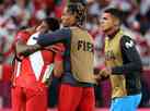 Advíncula se desculpa por pênalti perdido e pensa em deixar Seleção Peruana