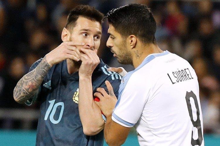 O que Messi disse ao Suárez para convencê-lo a jogar no Grêmio?