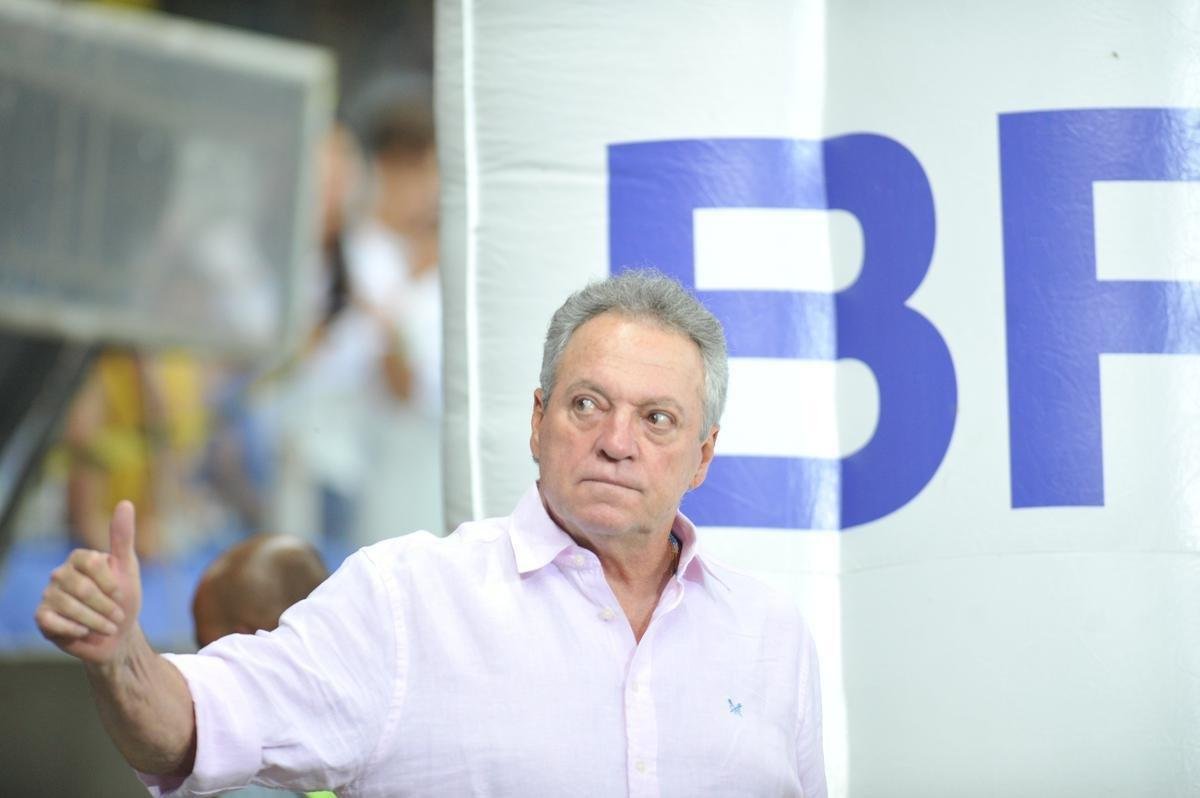 Cruzeiro estreou terceiro uniforme, o ltimo produzido pela Umbro