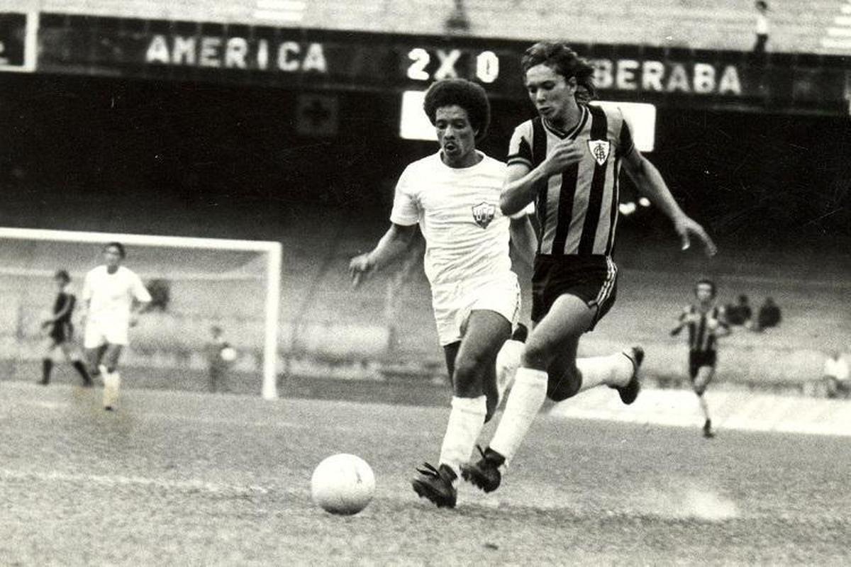 der Aleixo: jogou no Amrica entre 1973 e 1976 e no Cruzeiro em 1993
