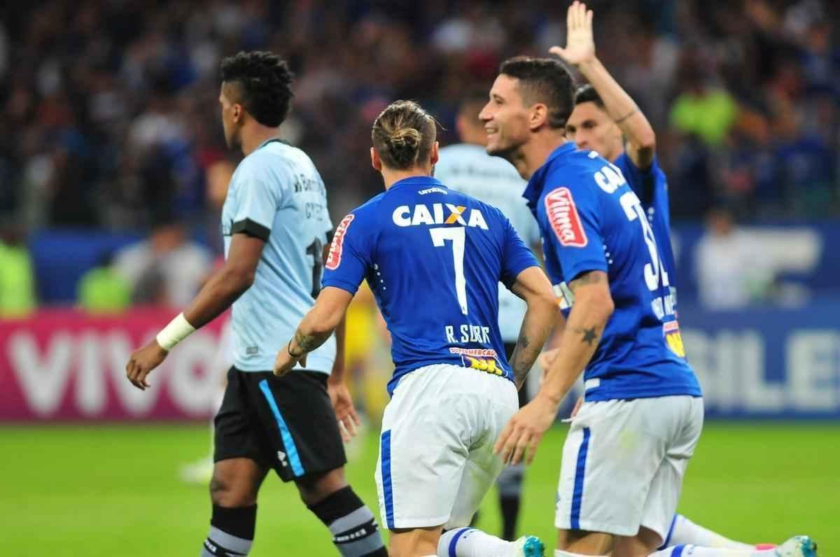 Imagens do jogo entre Cruzeiro e Grmio, pela 8 rodada do Campeonato Brasileiro, no Mineiro