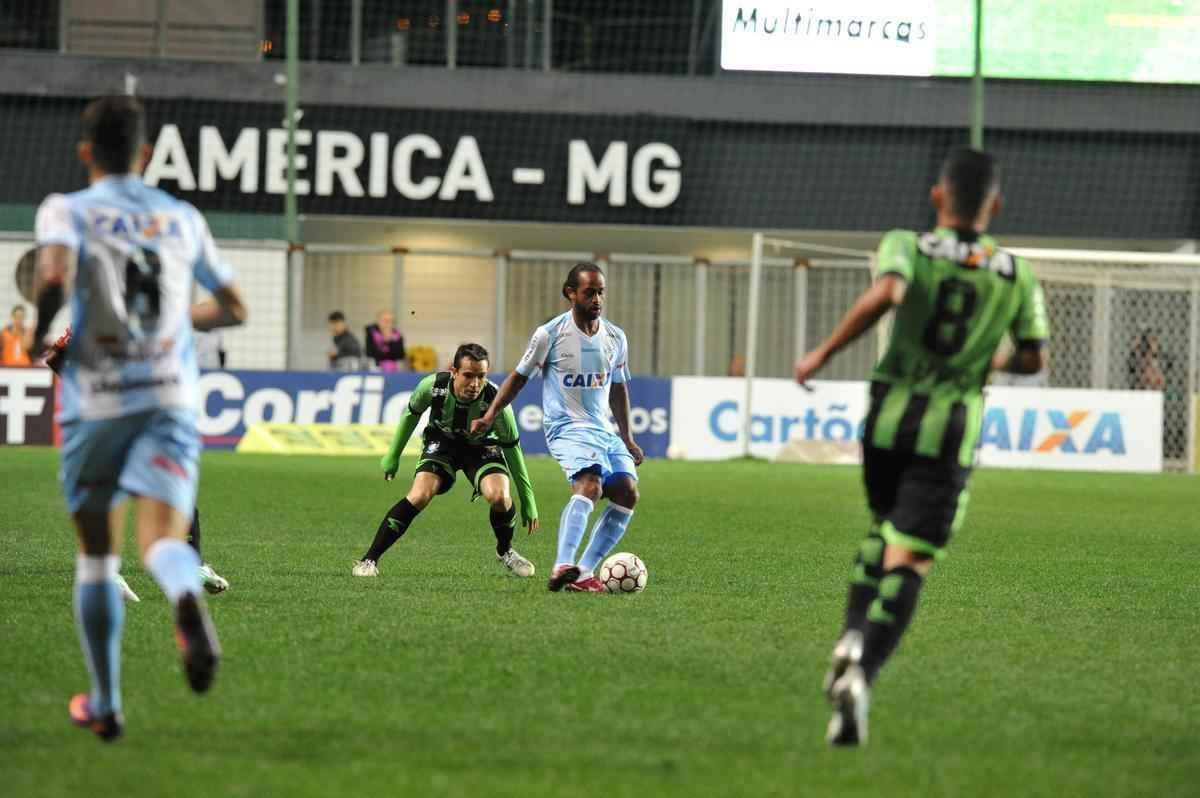 Amrica e Londrina se enfrentaram no Independncia, pela 18 rodada da Srie B do Brasileiro
