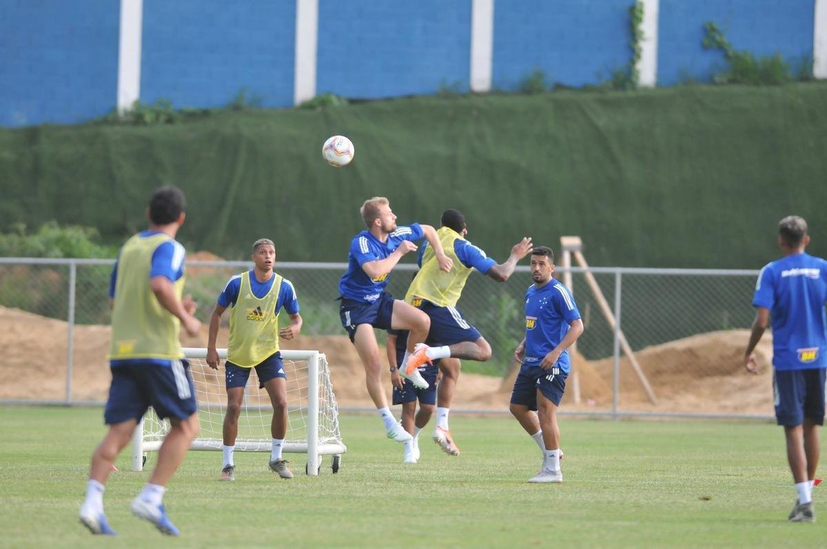 Fotos do terceiro treino do Cruzeiro na Toca da Raposa II (crdito: Alexandre Guzanshe/EM D.A Press)