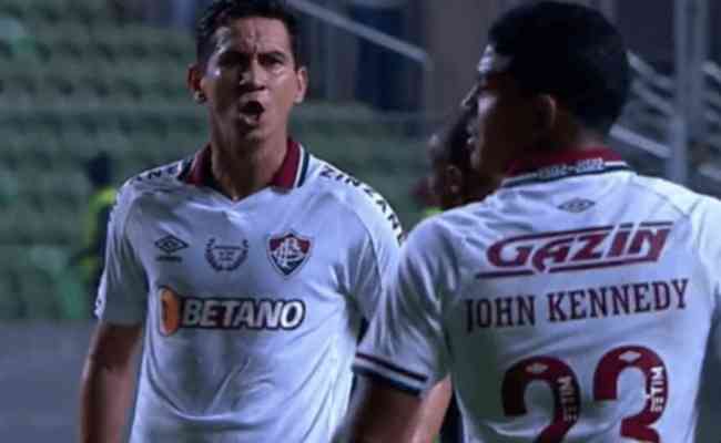 Paulo Henrique Ganso discutiu com John Kennedy durante duelo entre América e Fluminense