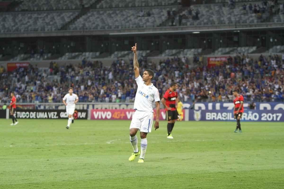 Imagens da partida entre Cruzeiro e Sport, duelo vlido pela 21 rodada da Srie A do Campeonato Brasileiro