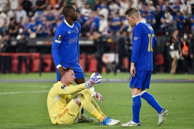 Jogadores do Rangers demonstram toda a frustrao pela derrota nos pnaltis