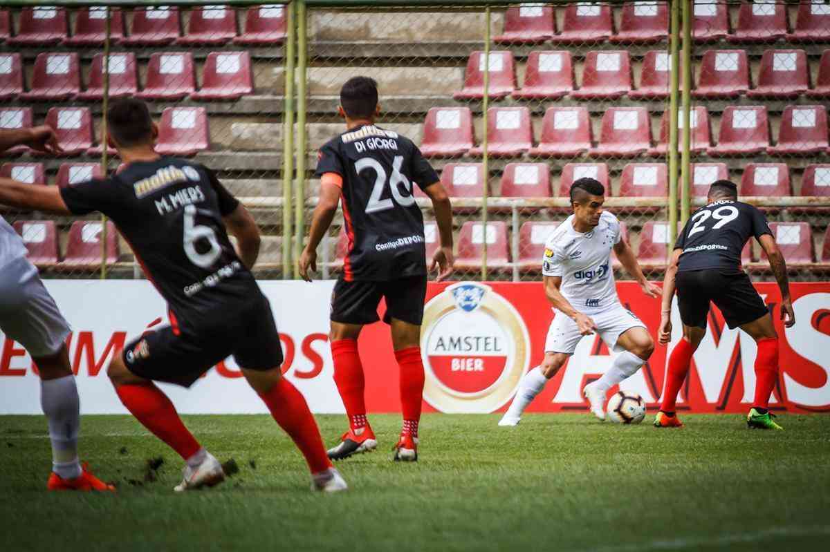 Fotos de Deportivo Lara x Cruzeiro, em Cabudare, na Venezuela, pela quinta rodada do Grupo B da Copa Libertadores