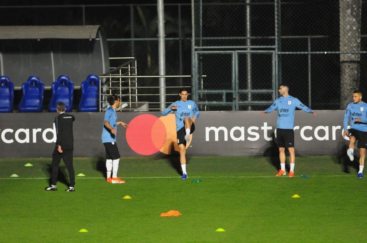 Imagens do primeiro treino da Seleo Uruguaia no Sesc Venda Nova, em Belo Horizonte