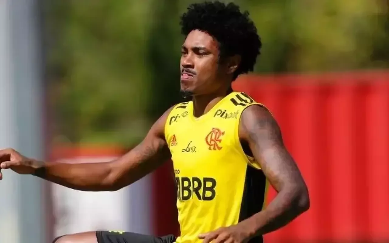Vitinho - 28 anos - atacante do Flamengo
