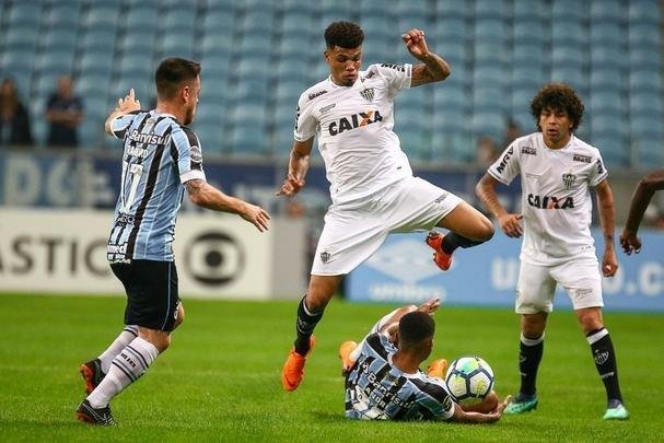 Grêmio jogou melhor e conseguiu vitória por 2 a 0 sobre o Atlético na Arena, em Porto Alegre, pela 13ª rodada do Campeonato Brasileiro