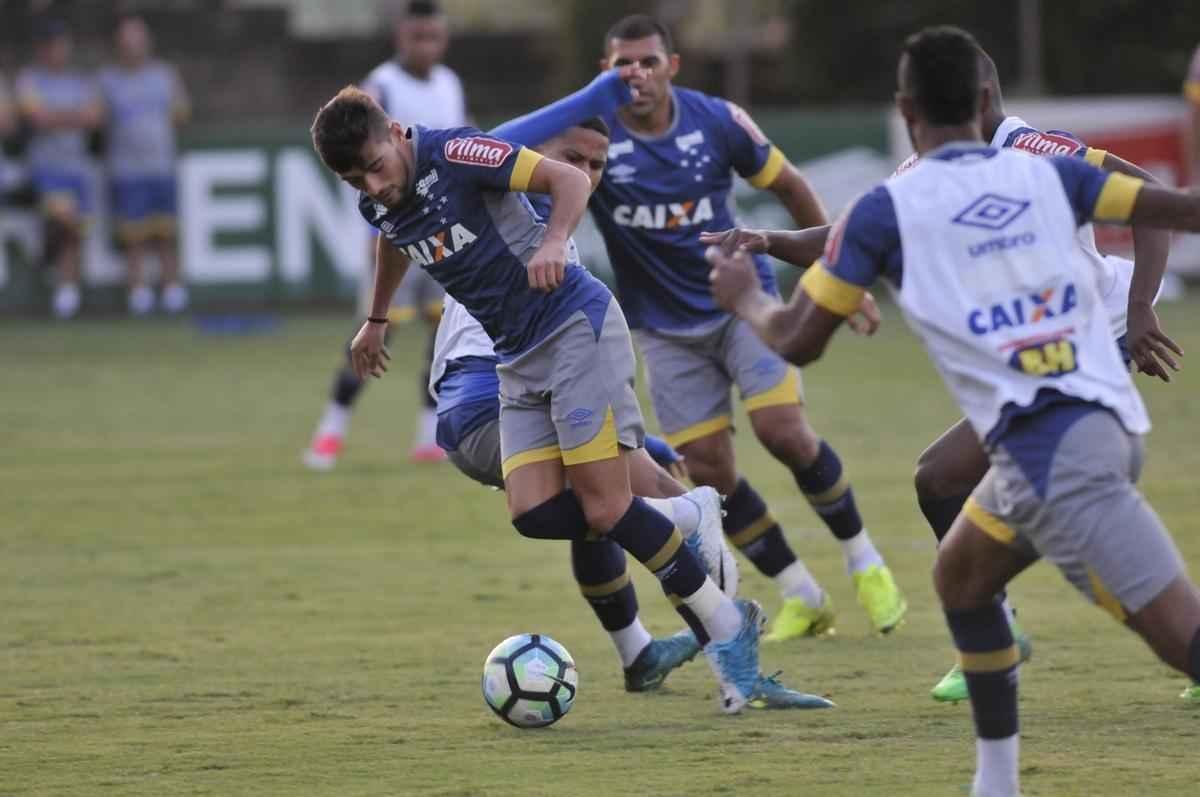 Mano Menezes testou novidades no Cruzeiro para enfrentar o So Paulo na estreia do Brasileiro
