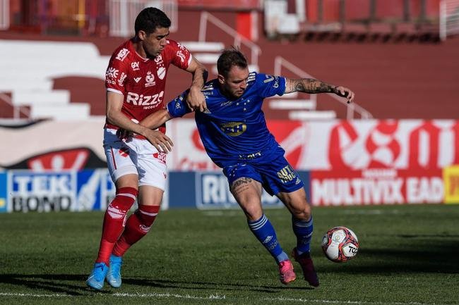 Fotos da partida entre Vila Nova e Cruzeiro, no OBA, pela Série B do Brasileiro
