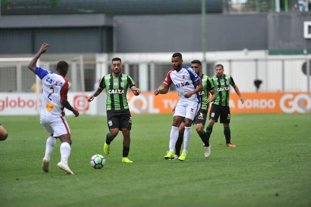 Equipes se enfrentaram na tarde deste sbado, pela 33 rodada da Srie A