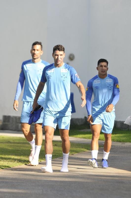 Treino do Cruzeiro nesta segunda marcou o batismo do colombiano Luis Orejuela, reforo para 2019
