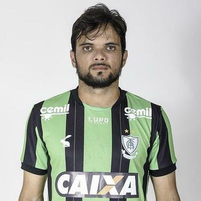Norberto (lateral-direito) -  contrato at o fim de 2018