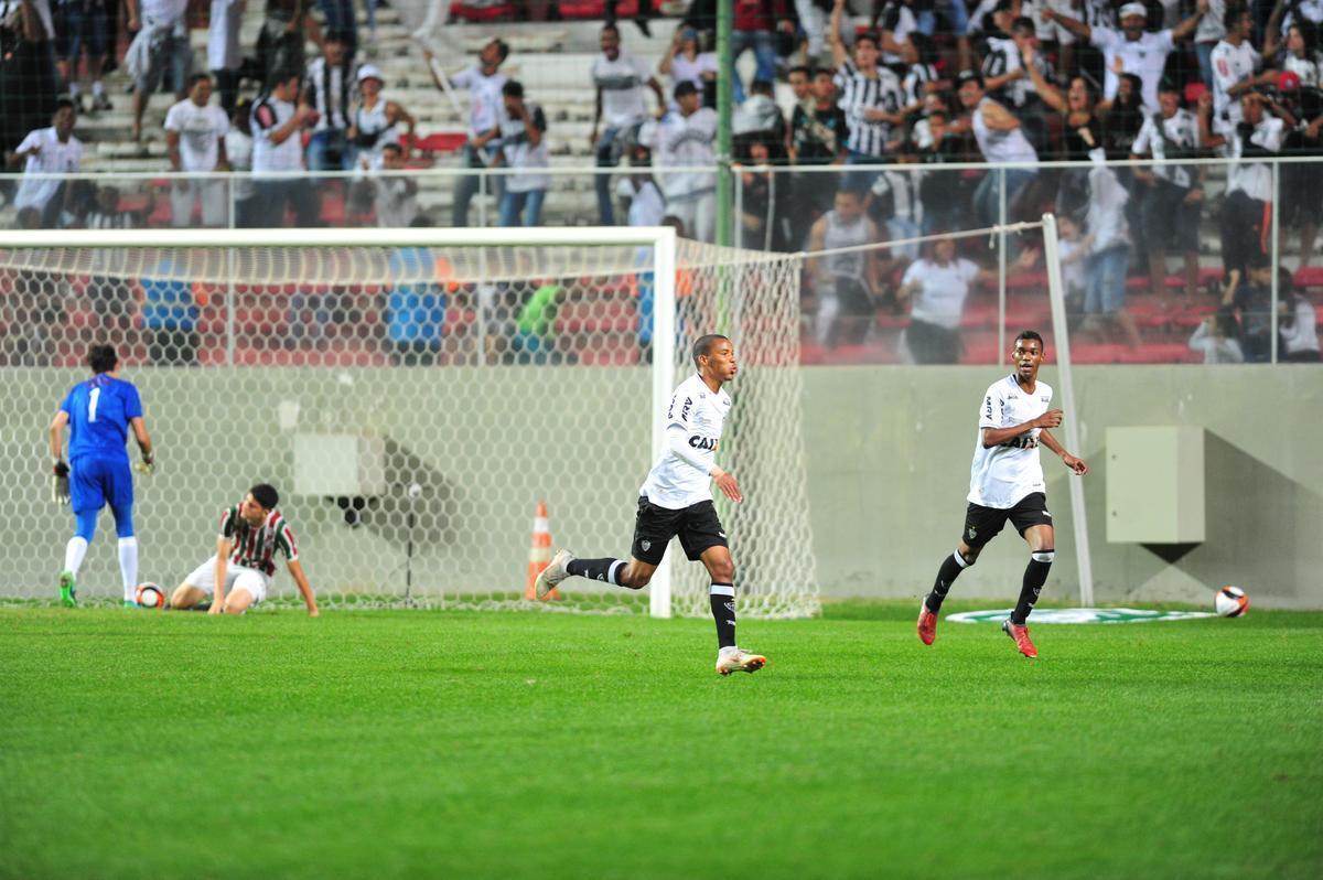Galinho vence o Fluminense por 3 a 1, de virada, no Independncia, e conquista a Taa BH