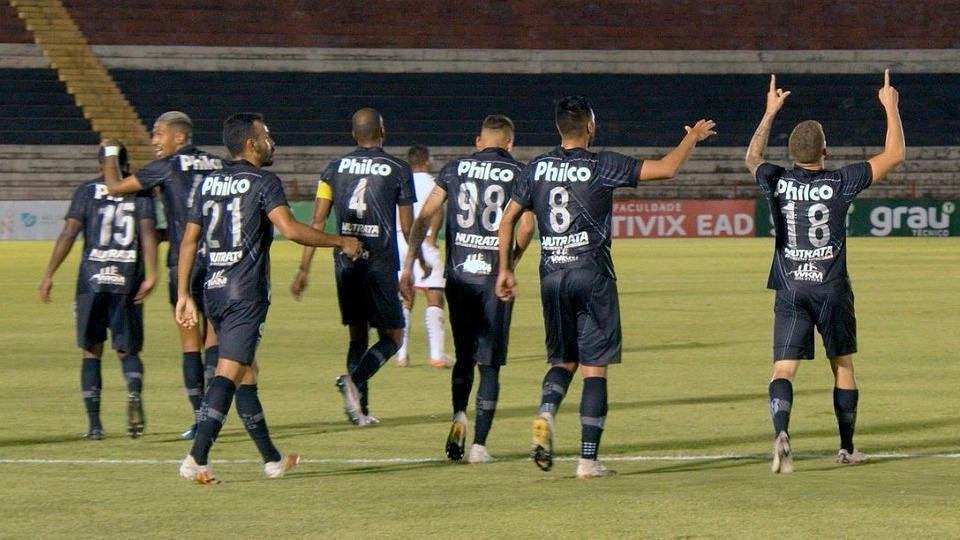 Ponte Preta: 5 jogos, 2 vitrias, 1 empate e 2 derrotas. Atuou pelo Campeonato Paulista e Copa do Brasil. Avanou  segunda fase do torneio mata-mata.
