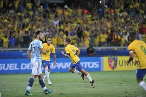 Phillippe Coutinho marcou o primeiro gol do Brasil no Mineiro