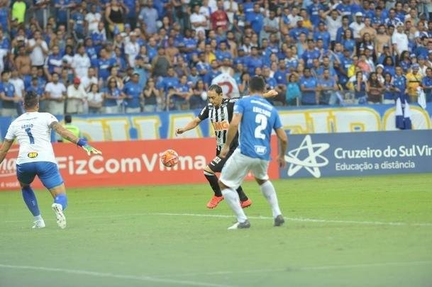 Fotos do segundo tempo do clssico entre Cruzeiro e Atltico, pela final do Mineiro