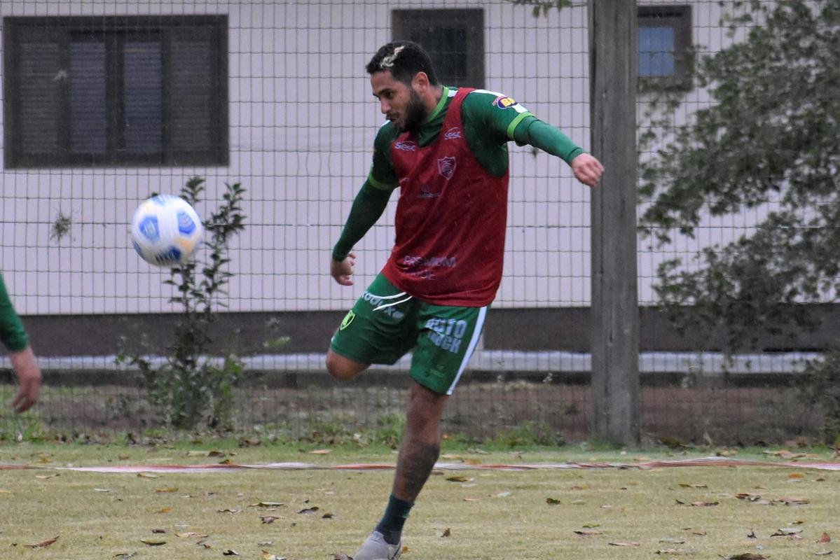 Imagens do treino do Amrica em Cricima, para duelo pela Copa do Brasil