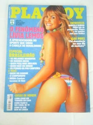 O relacionamento com a modelo e apresentadora Lvia Lemos foi curto. A agenda dela no Brasil e a carreira de Ronaldo na Europa atrapalharam o namoro.