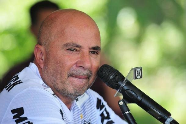 Jorge Sampaoli foi apresentado na tarde desta segunda-feira como novo tcnico do Atltico