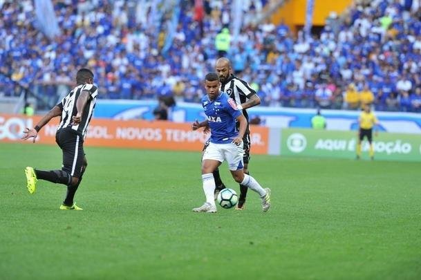 Imagens do jogo entre Cruzeiro e Botafogo, pela 19 rodada do Brasileiro, no Mineiro