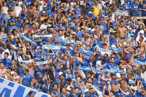 Fotos da torcida do Cruzeiro no clssico contra o Atltico, no Mineiro