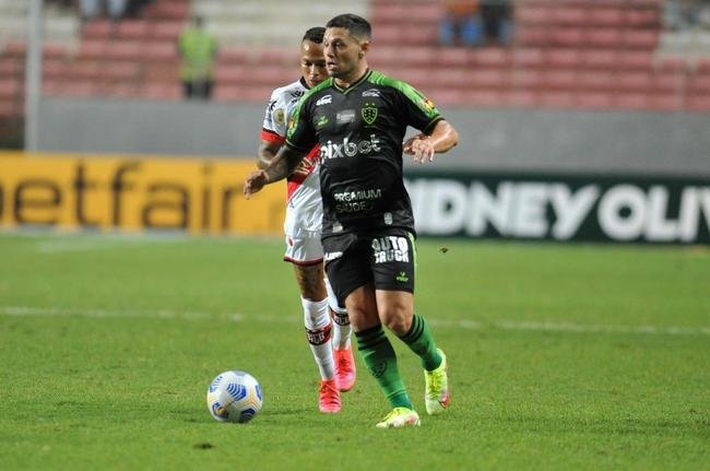 Fotos do jogo entre Amrica e Atltico-GO, no Independncia, em BH, pela 33 rodada do Campeonato Brasileiro de 2021