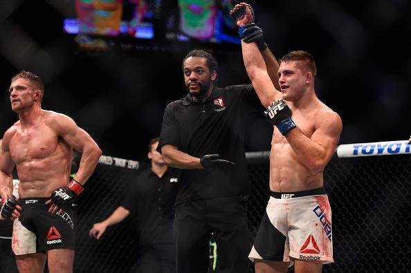 Drew Dober venceu Scott Holtzman por decisão unânime