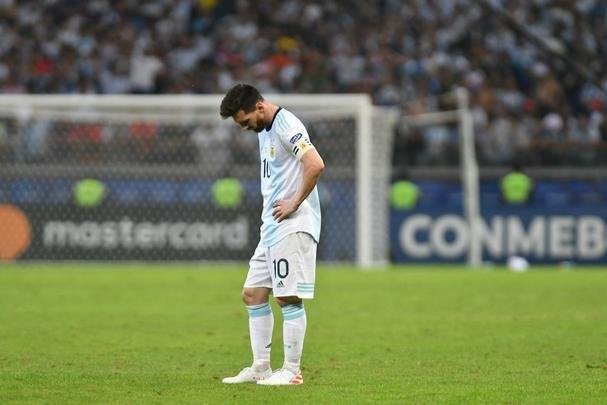 Fotos da vitria do Brasil sobre a Argentina, por 2 a 0, no Mineiro, pela semifinal da Copa Amrica; Gabriel Jesus e Firmino marcaram os gols da seleo em BH