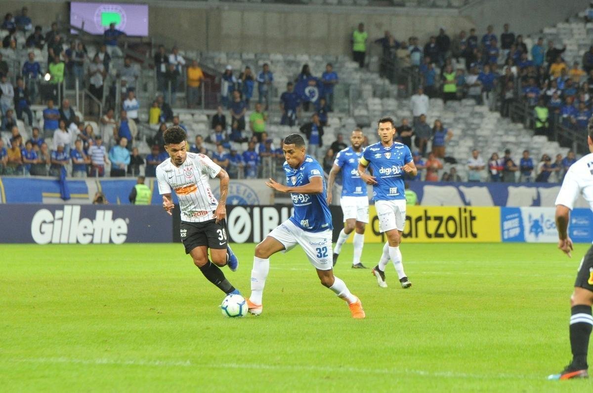 Fotos de Cruzeiro x Corinthians, no Mineiro, pela oitava rodada do Campeonato Brasileiro