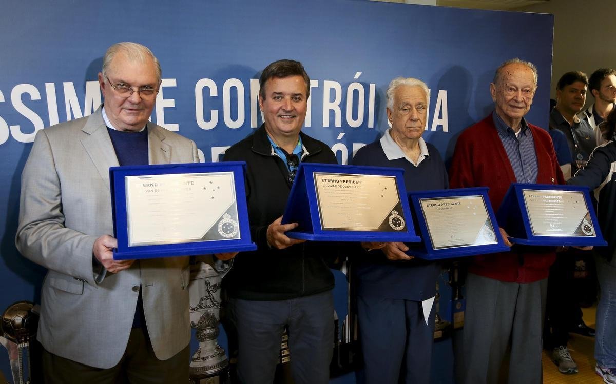 Jogo Trplice Coroa x dolos Eternos, no Mineiro