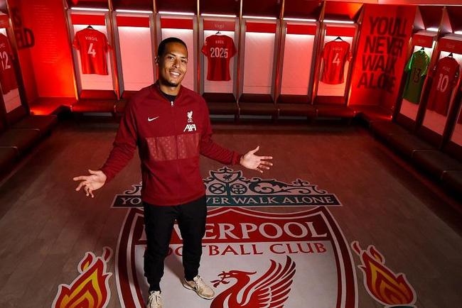 Van Dijk ficou ficado do gramado durante nove meses devido a uma grave lesão