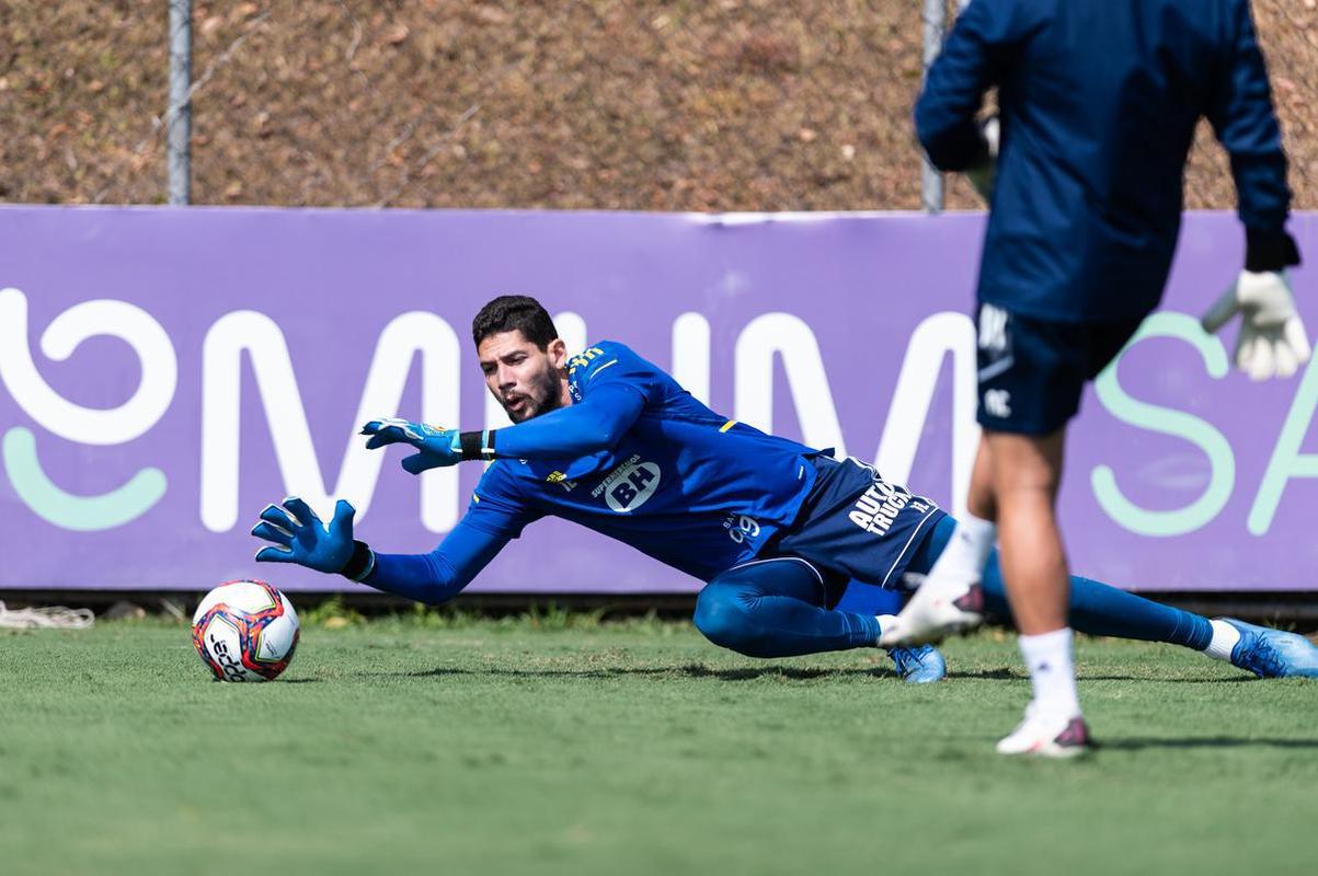 Fotos do treino do Cruzeiro desta sexta-feira na Toca II