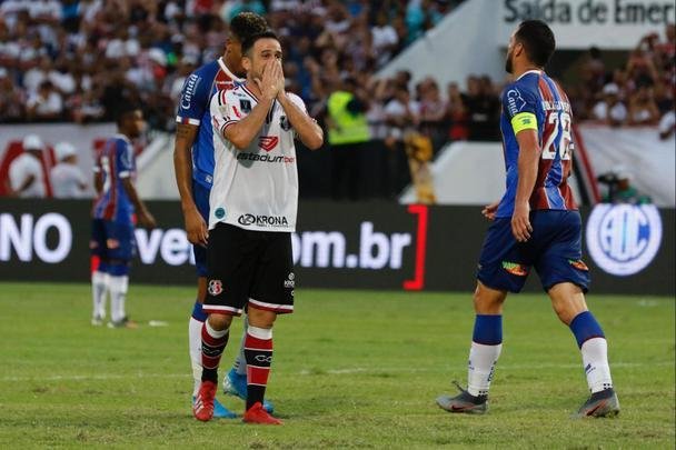 Santa Cruz e Bahia se enfrentaram no Arruda e empataram sem gols na estreia da Copa do Nordeste, em jogo que foi recheado de homenagens a Tiago Cardoso